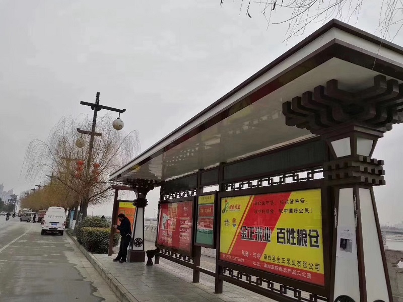 罗马柱候车亭实景安装效果